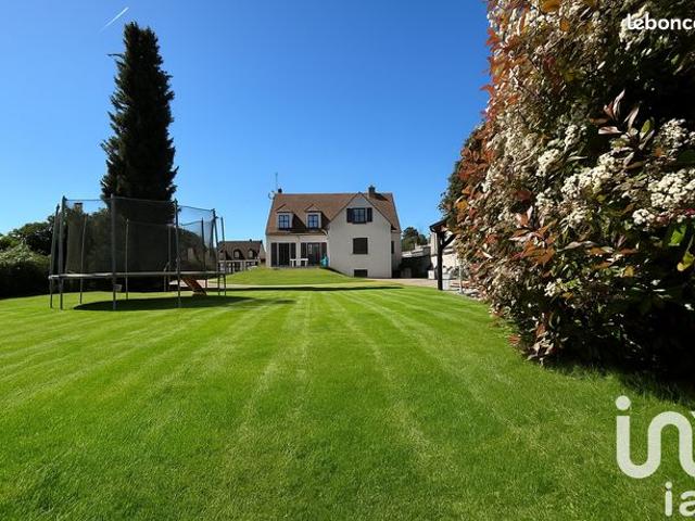 Maison 7 pièces 216 m²