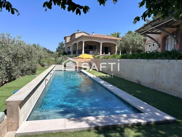 Maison 7 pièces 216 m²