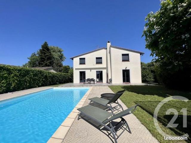 Maison 7 pièces 216 m²
