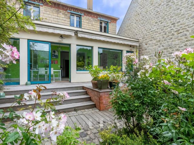 Maison 7 pièces 216 m²