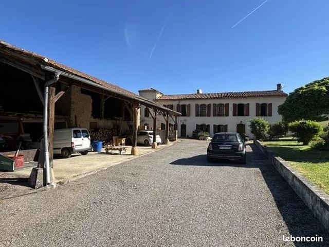 Maison 7 pièces 216 m²