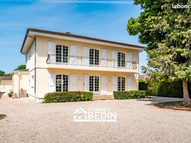 Maison 7 pièces 216 m²
