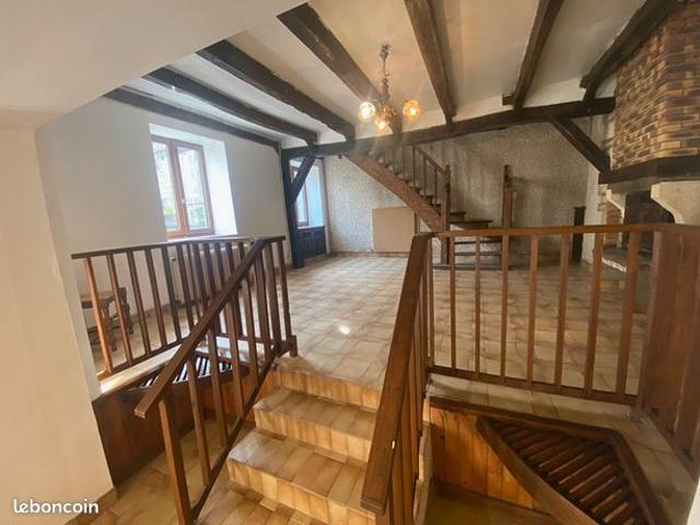 Maison 7 pièces 216 m²