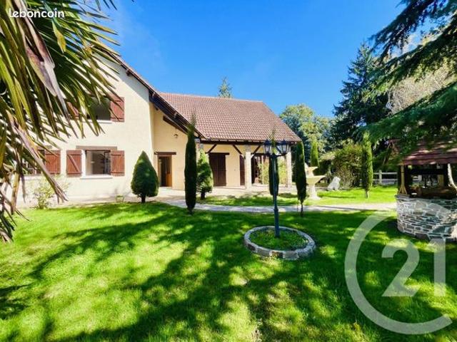 Maison 7 pièces 216 m²