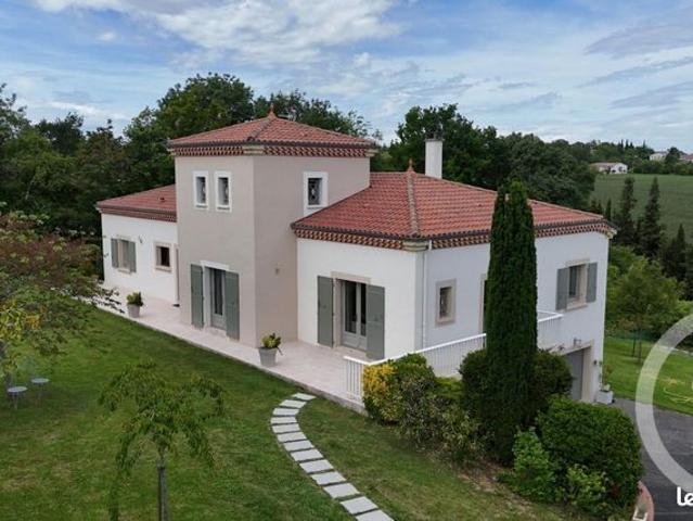 Maison 7 pièces 216 m²