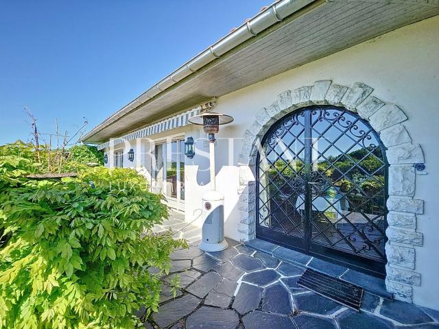 Maison 7 pièces 216 m²