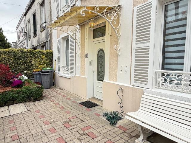 Maison 9 pièces 220 m²
