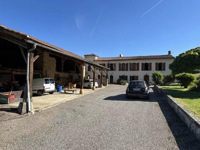 Maison 7 pièces 216 m²