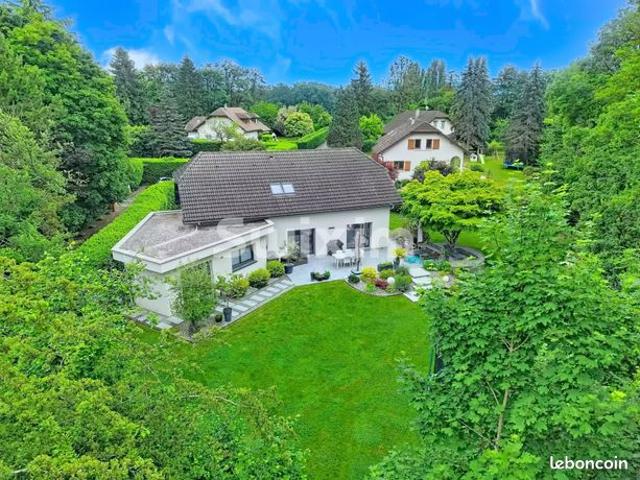 Maison 7 pièces 216 m²