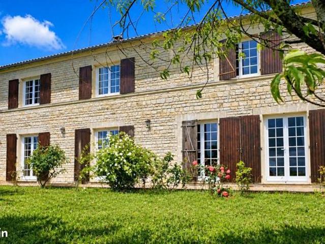 Maison 7 pièces 216 m²