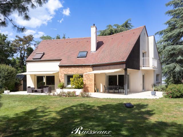 Maison 7 pièces 216 m²