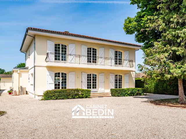Maison 7 pièces 216 m²