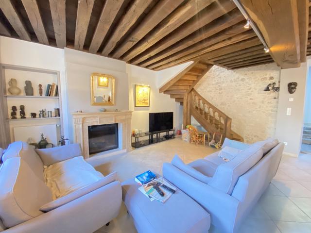 Maison 7 pièces 216 m²