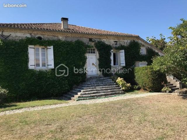 Maison 7 pièces 216 m²