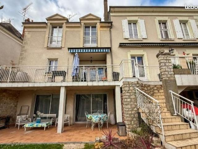 Maison 7 pièces 216 m²