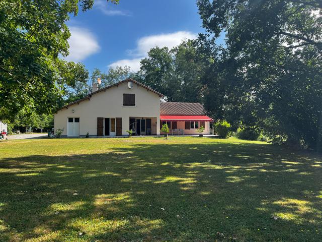 Maison 7 pièces 216 m²