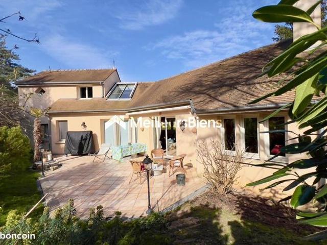 Villa 7 pièces 216 m²