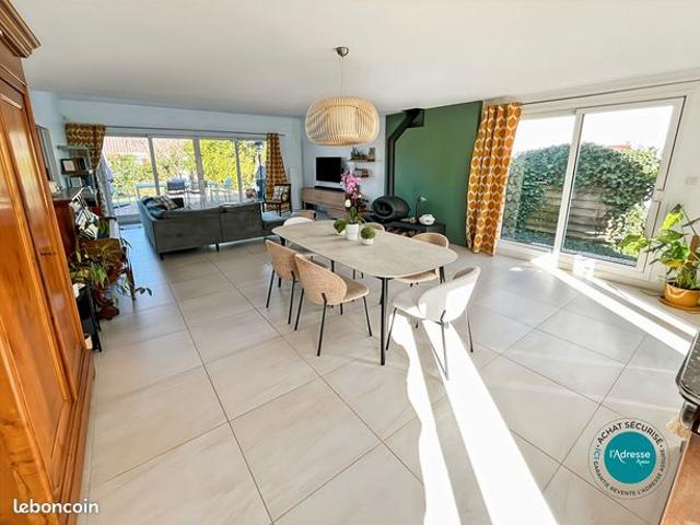 Maison 7 pièces 216 m²
