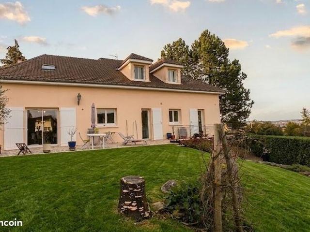 Maison 7 pièces 216 m²