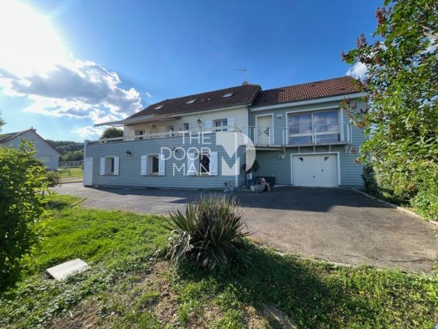 Maison 7 pièces 216 m²