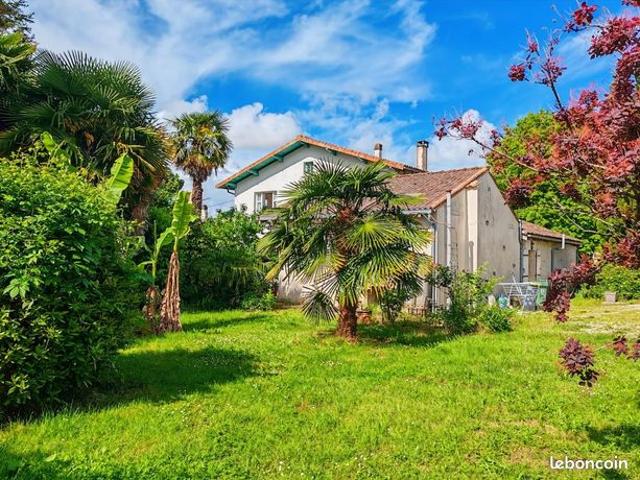 Maison 7 pièces 216 m²