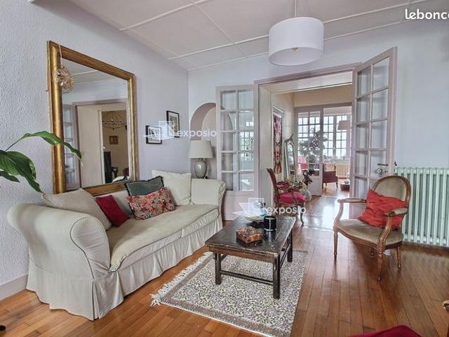 Maison 7 pièces 216 m²