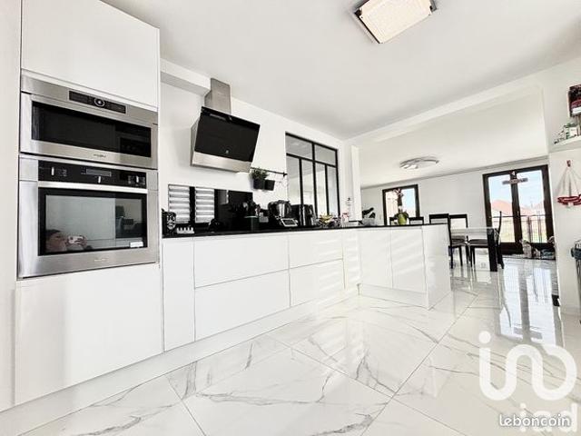 Maison 7 pièces 216 m²