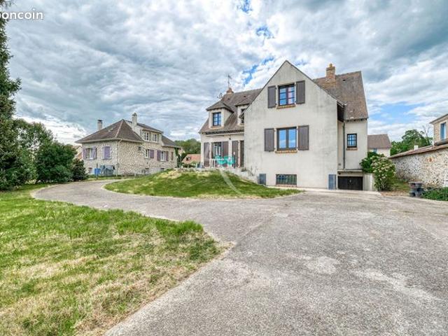 Maison 7 pièces 217 m²