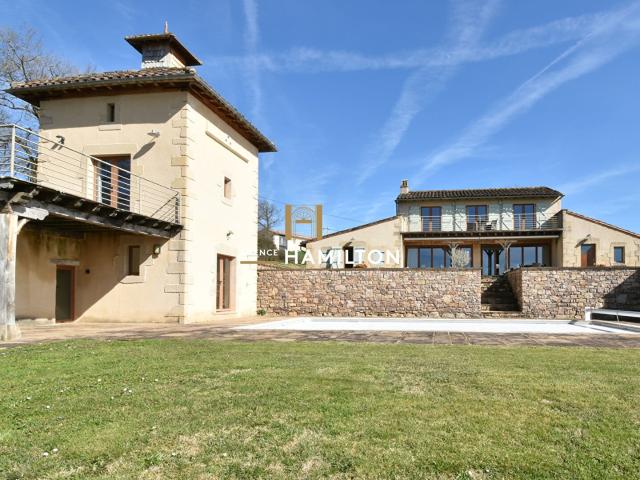 Maison 7 pièces 217 m²