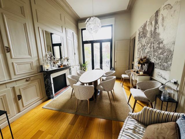 Maison 7 pièces 217 m²