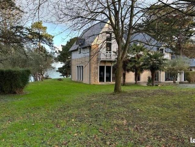Maison 7 pièces 217 m²