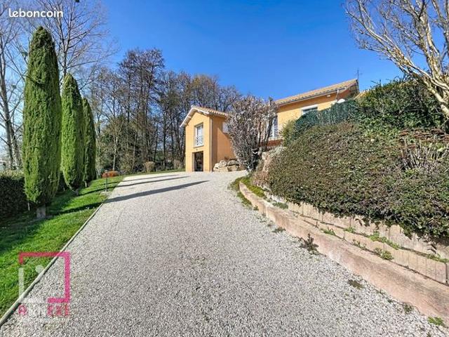 Maison 7 pièces 217 m²