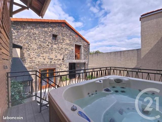 Maison 7 pièces 217 m²