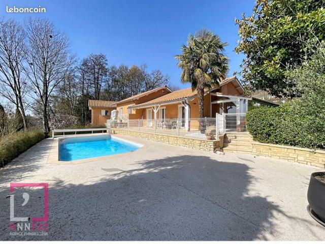 Maison 7 pièces 217 m²