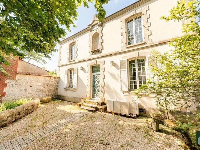 Maison 7 pièces 217 m²
