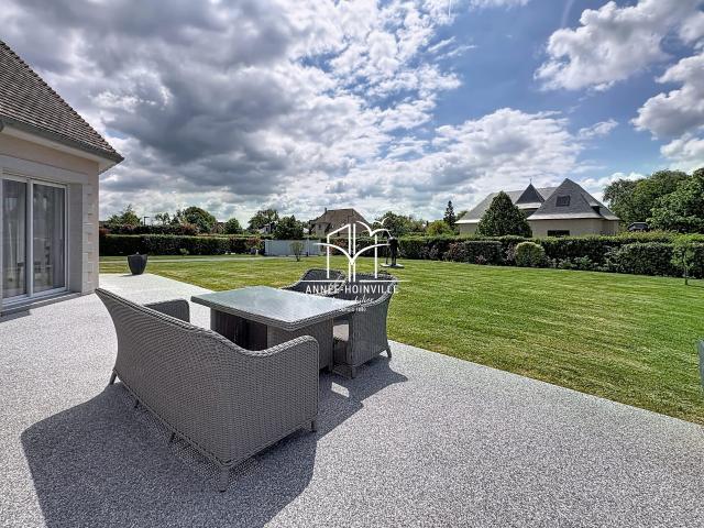 Maison 7 pièces 217 m²