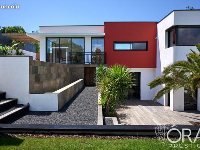 Maison 7 pièces 217 m²