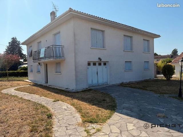 Maison 7 pièces 217 m²