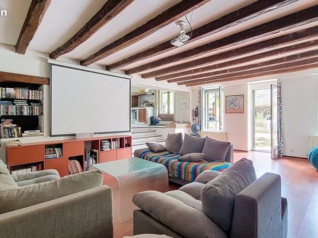 Maison 7 pièces 217 m²