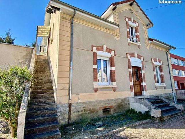 Maison 7 pièces 217 m²