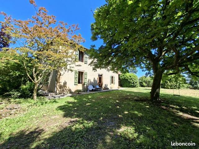 Maison 7 pièces 217 m²