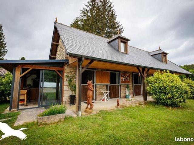 Maison 7 pièces 217 m²
