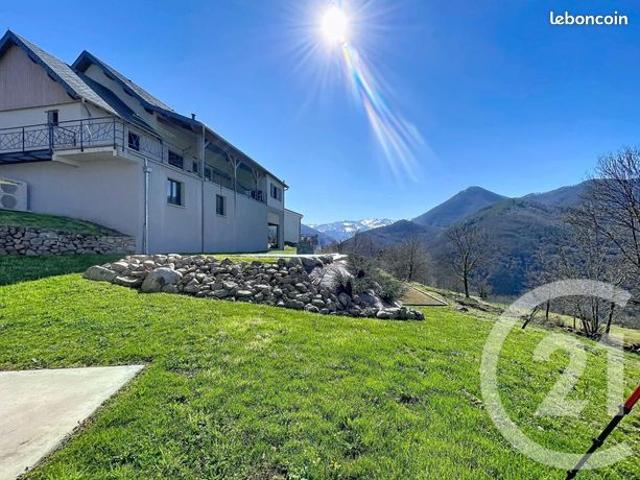 Maison 7 pièces 217 m²