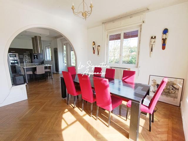Maison 7 pièces 217 m²