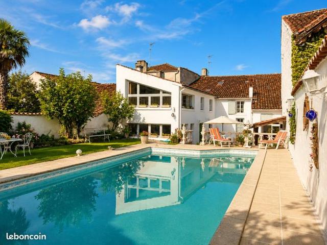 Maison 7 pièces 217 m²