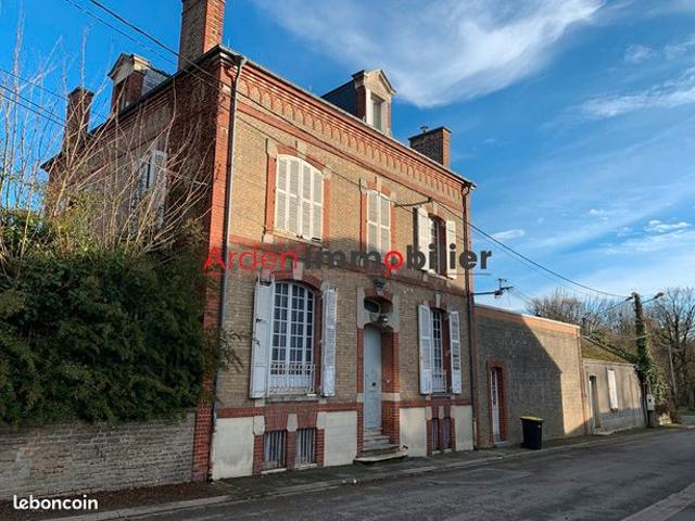 Maison 7 pièces 217 m²