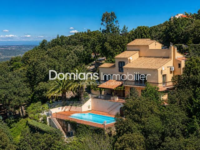 Maison 7 pièces 217 m²