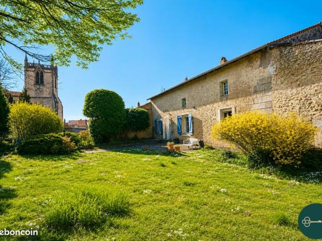 Maison 7 pièces 217 m²