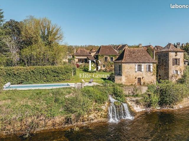 Maison 7 pièces 218 m²