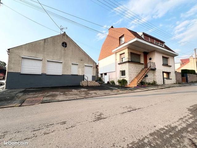 Maison 7 pièces 218 m²